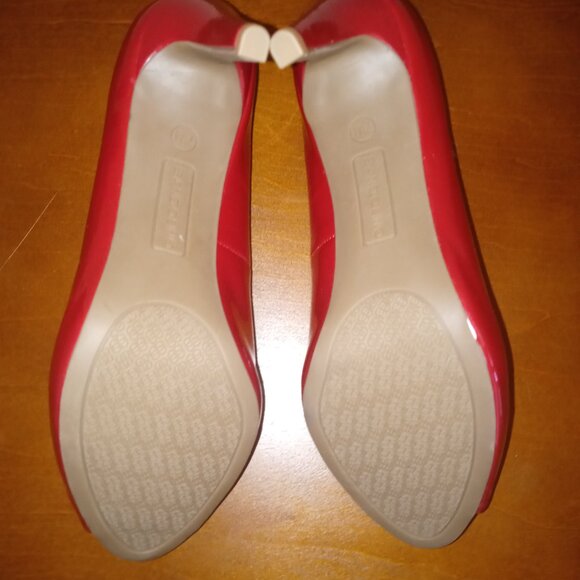 Red Open Toe High Heels Size: 7.5 - Picture 3 of 7